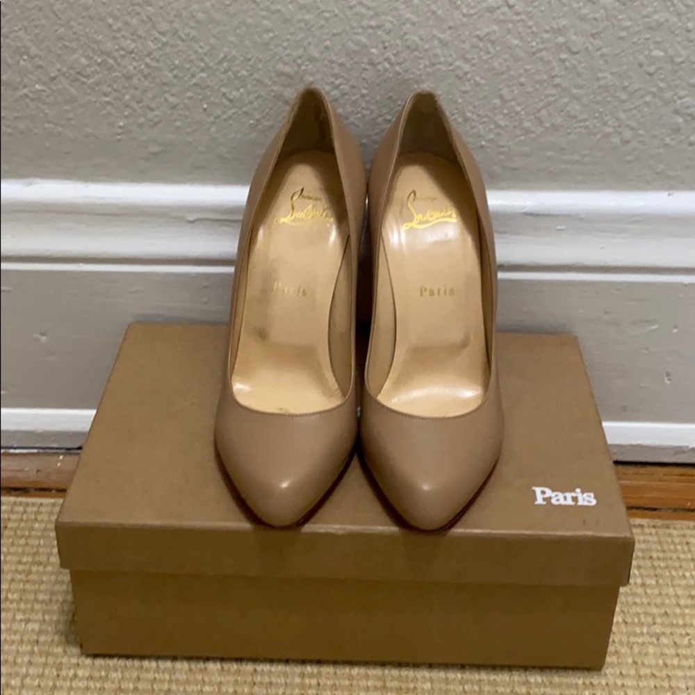 Christian Louboutin 38 1/2 nude decollete
